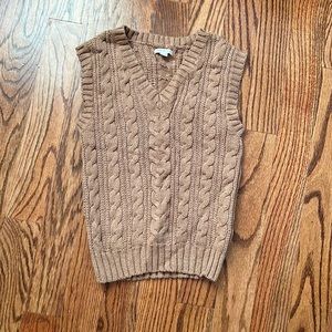 American Eagle Sweater vest